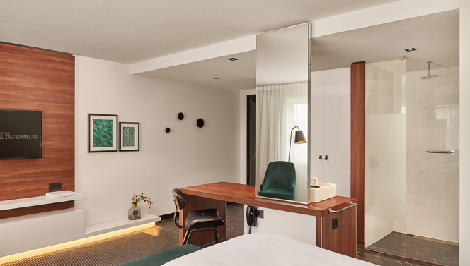 Comfort room desk
